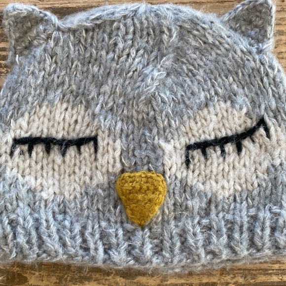 hoo hoo. owl beanie - Picture 2 of 4